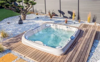 A hot tub | Source: Shutterstock