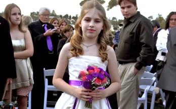 A flower girl walking down the aisle | Source: AmoMama