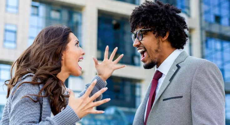 A woman arguing with a man | Source: Shutterstock