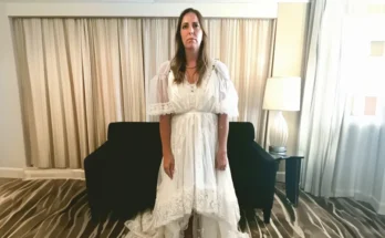 An unimpressed woman wearing a wedding dress | Source: AmoMama