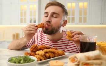 Man eating | Source: Shutterstock