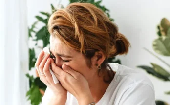 A woman sobbing | Source: pexels.com/karolina-grabowska