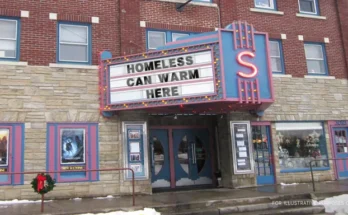 A vintage looking movie theater. | Source: Flickr/Dougtone (CC BY-SA 2.0)