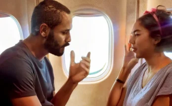 A man and a woman arguing in an airplane | Source: Amomama