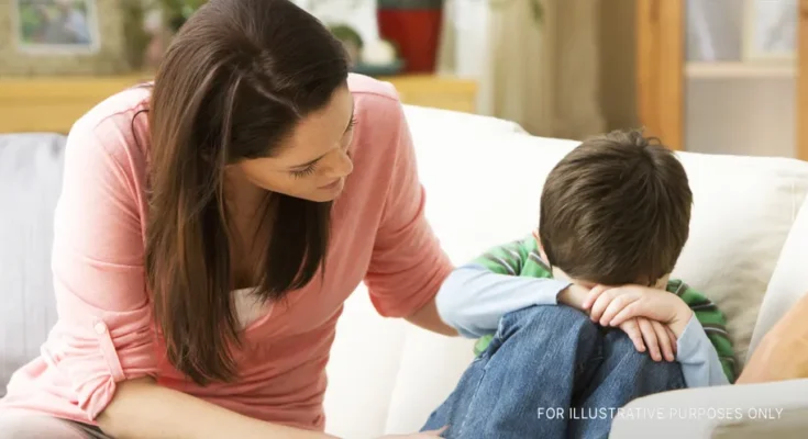 A mother comforting her son | Source: Getty Images