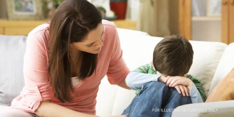 A mother comforting her son | Source: Getty Images