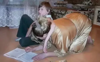 A child hugs his mother | Source: Shutterstock