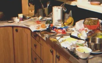 A kitchen full of dirty dishes | Source: Shutterstock