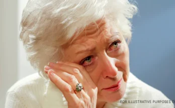 An elderly woman wiping away tears | Source: Getty Images