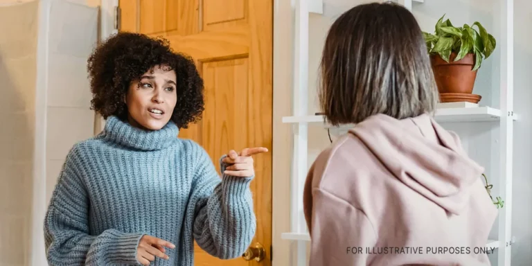 Two women arguing | Source: Pexels/Liza Summer