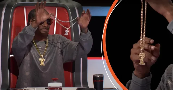 Snoop Dogg | The chain Snoop Dogg gifted contestants | Source: YouTube/nbcthevoice