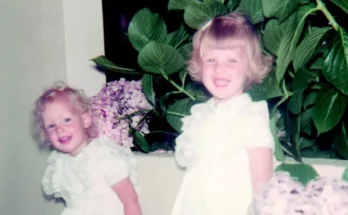 The TV personality as a little girl | Source: Facebook/SandraLee