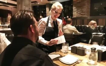 A waitress at a restaurant | Source: AmoMama