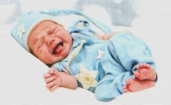 A newborn baby crying | Source: Shutterstock