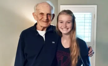 A teen girl and her grandfather | Source: Amomama