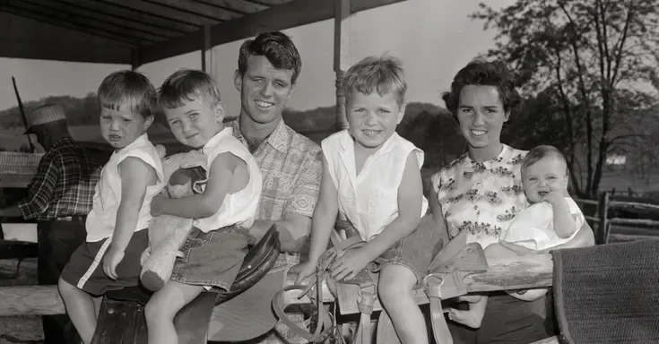 Robert and Ethel Kennedy with their children | Source: Getty Images