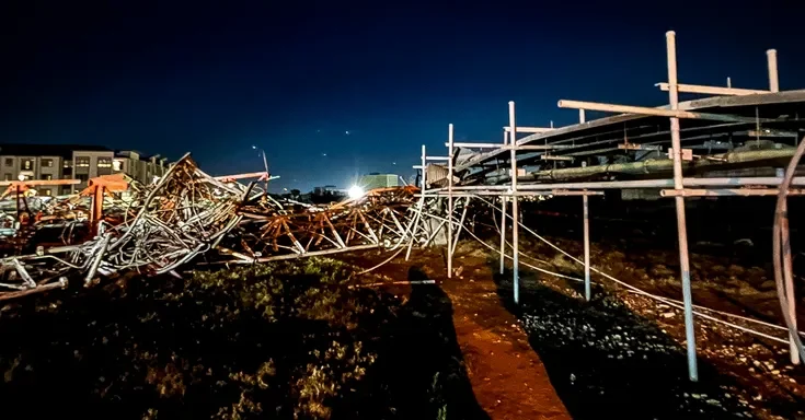 A collapsed radio tower in Houston. | Source: X/HoustonFire