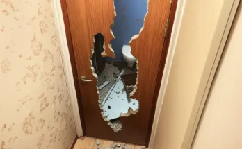 A broken bathroom door | Source: Amomama