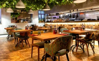 The interior of a café | Source: Shutterstock