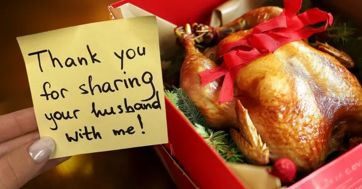 A note and a turkey | Source: Amomama