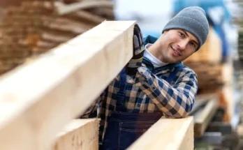 A man working on a construction site | Source: Shutterstock