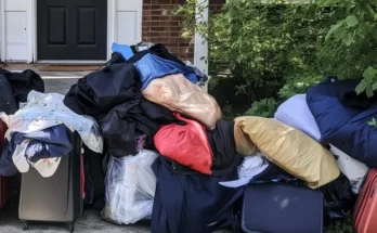 Luggage on the front yard | Source: Amomama