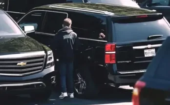 A teen boy getting into an SUV | Source: Amomama