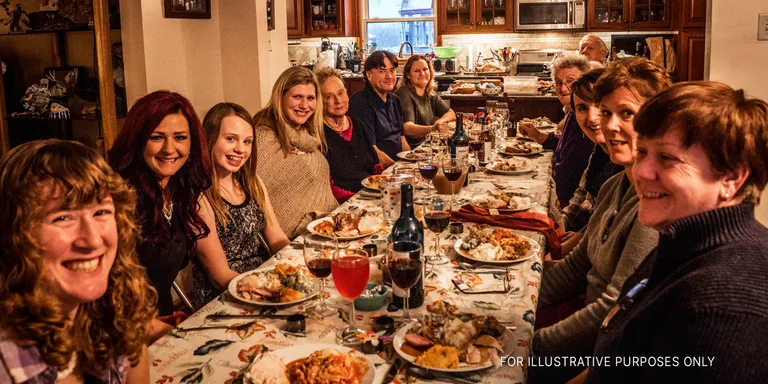 Family members gathered for Thanksgiving dinner | Source: flickr.com/s_mestdagh/CC BY-SA 2.0