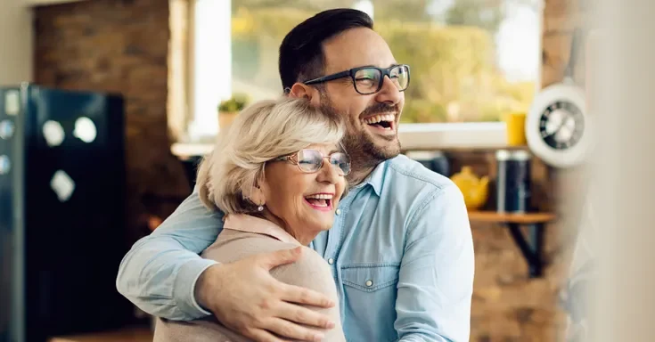 A man hugging his mother | Source: Getty Images