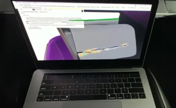 A laptop with a ruined screen | Source: AmoMama