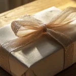 A gift box | Source: Amomama